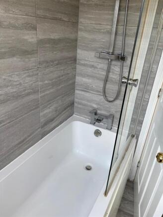 3 bed Semi-Detached to rent Image 6