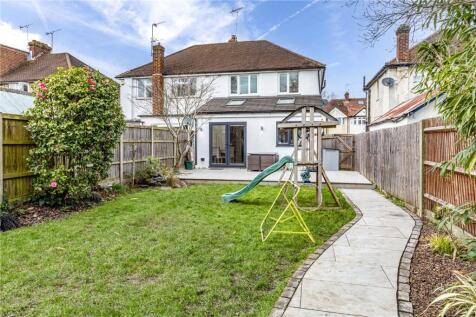 Holly Avenue, New Haw, Addlestone, Surrey, KT15