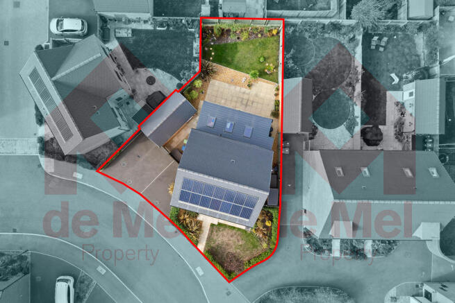 Ruby Avenue, Bishops Cleeve, Cheltenham, GL52 photo 3