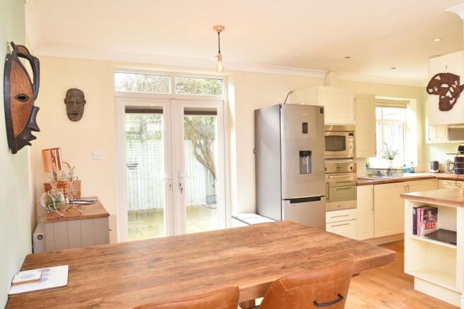 4 bed House for sale Image 9