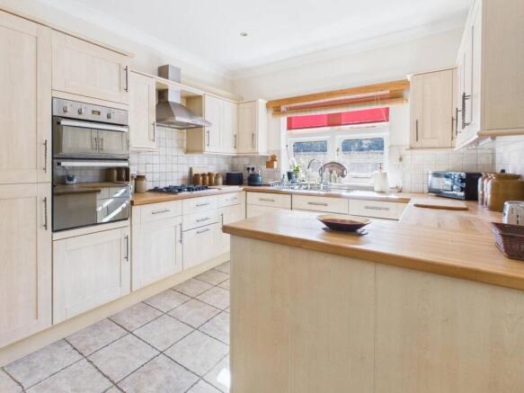 St. Andrews Drive, Woodhall Spa photo 4