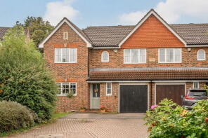 19, Falcon Wood, Leatherhead KT22 7TF