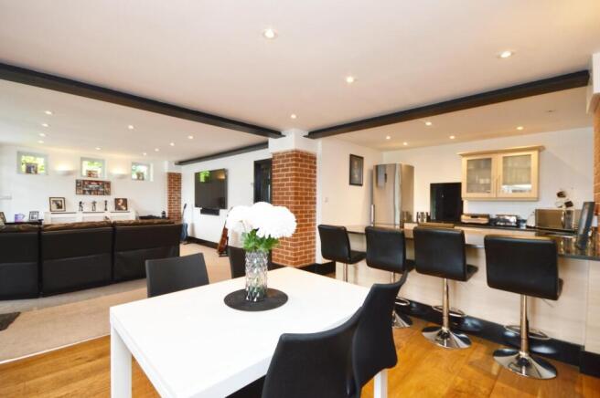 Kitchen/Dining Room