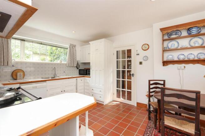 Kitchen4.jpg