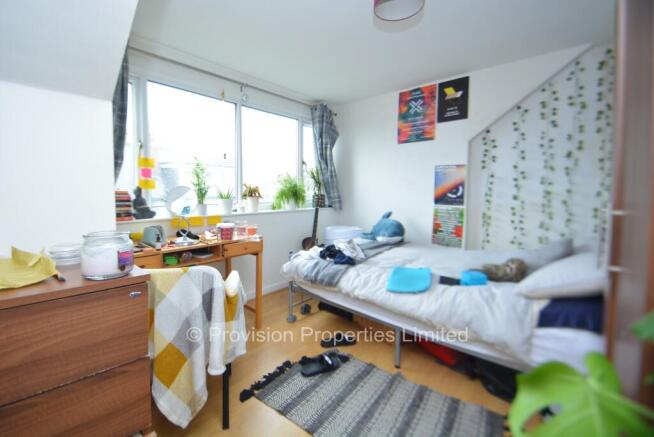 5 bed Terraced to rent Image 9
