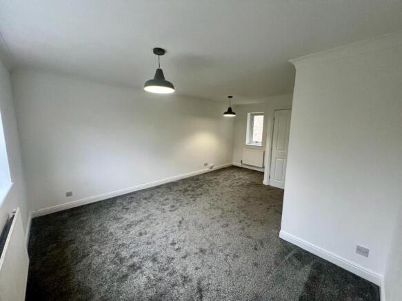 2 bed House to rent Image 4