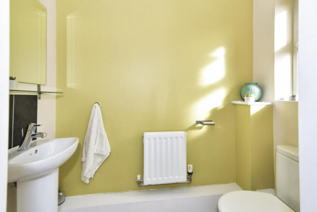 4 bed Semi-Detached for sale Image 10