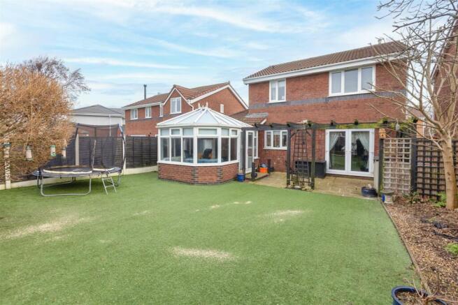3 Capstan Close-22.jpg