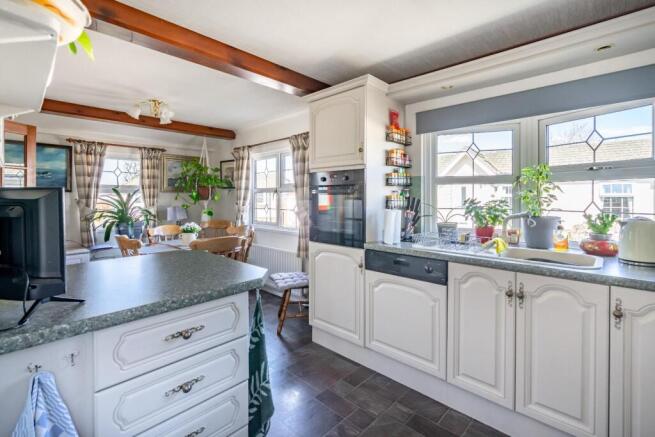 2 bed Park Home for sale Image 4