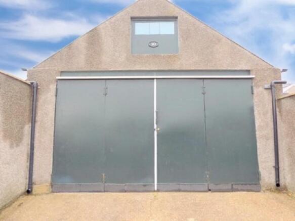 GARAGE TO REAR