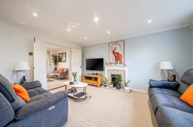 1447283-19-69e687...