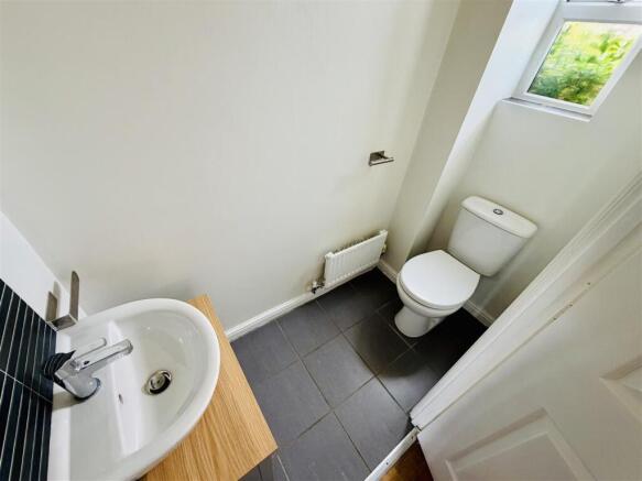 3 bed Terraced for sale Image 10