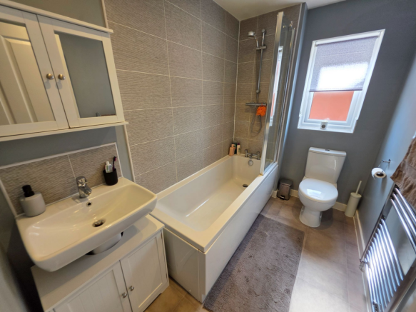 3 bed Semi-Detached for sale Image 11