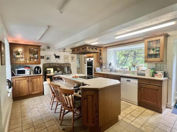 Kitchen: