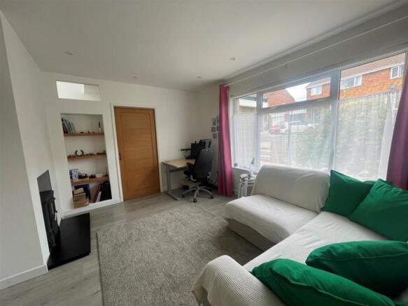 NEW SITTING ROOM 2.jpg