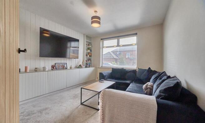 Lounge to Front
