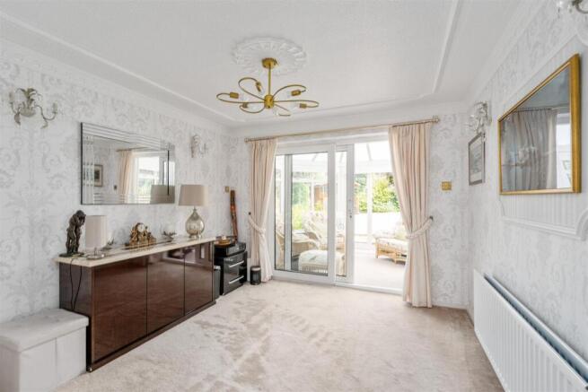 17 Whitefields Crescent_18.jpg
