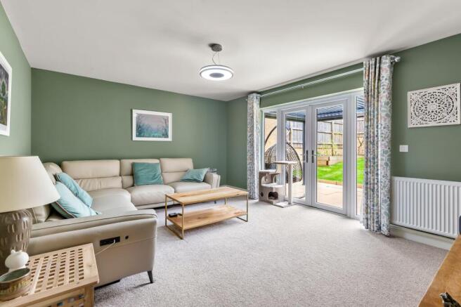 5 bed Detached for sale Image 12