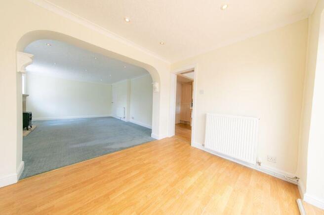 Dining room & lounge