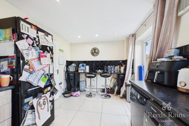 3 bed Terraced for sale Image 4
