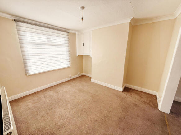 3 bed Semi-Detached to rent Image 6