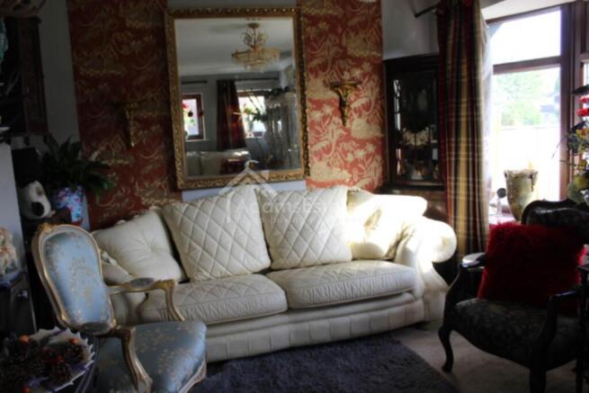 4 bed Detached for sale Image 6