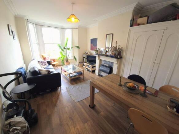 5 bed Terraced for sale Image 4