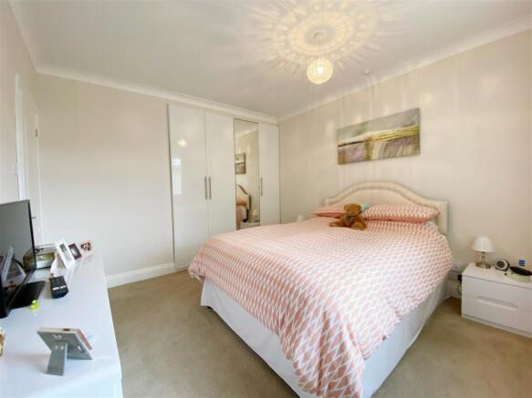 Bed1 pic2.jpg