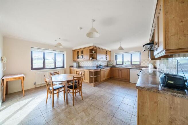 Kitchen / Breakfast Room