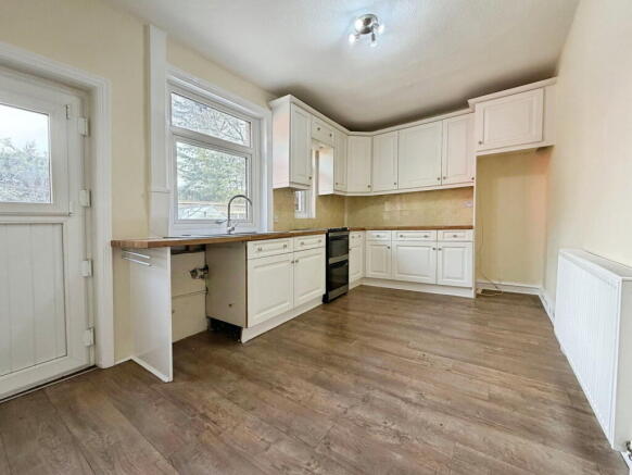 3 bed Terraced for sale Image 5
