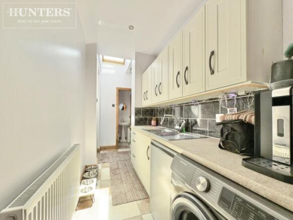 4 bed Detached for sale Image 8