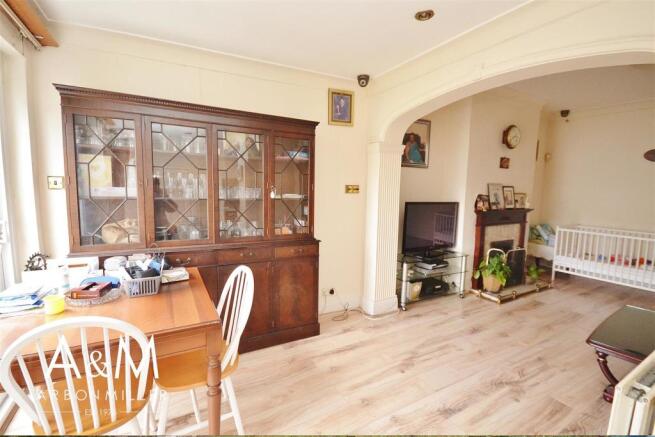 Extended rear reception