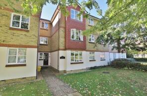 Flat 3, 13 Richardson House, Malting Way, Isleworth TW7 6SD