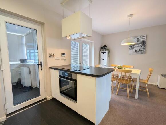 3 bed Detached for sale Image 8