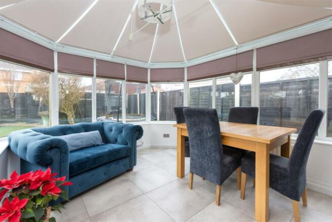 3 Capstan Close-17.jpg