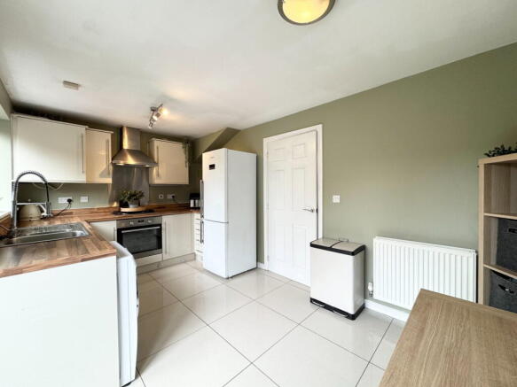 3 bed Semi-Detached for sale Image 5