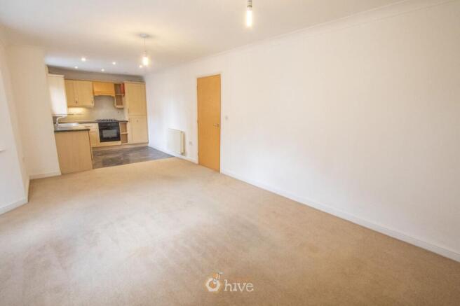 2 bed Apartment to rent Image 5