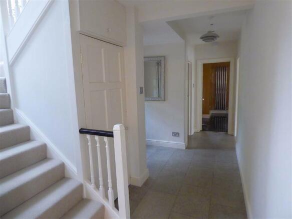 STAIRS TO FIRST FLOOR LANDING