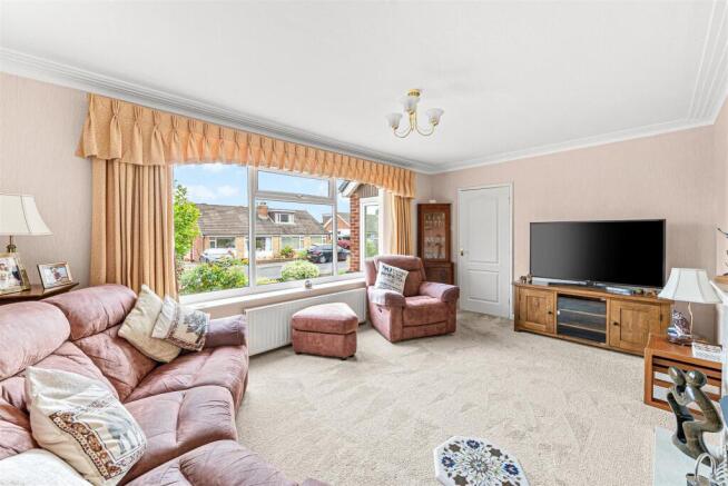 2 bed Detached Bungalow for sale Image 5