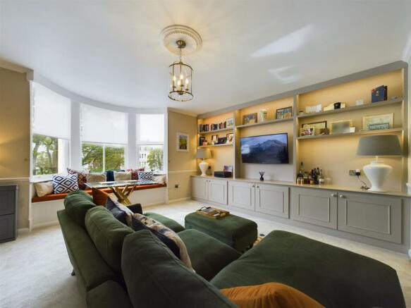 2 bed Apartment for sale Image 5