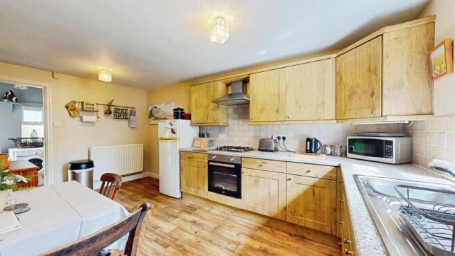 3 bed Terraced for sale Image 4