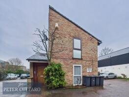 2a, Wells Yard, High Street, Ware SG12 9AS