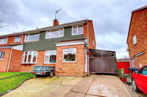 28, Sunningdale Drive, Daventry NN11 4NZ