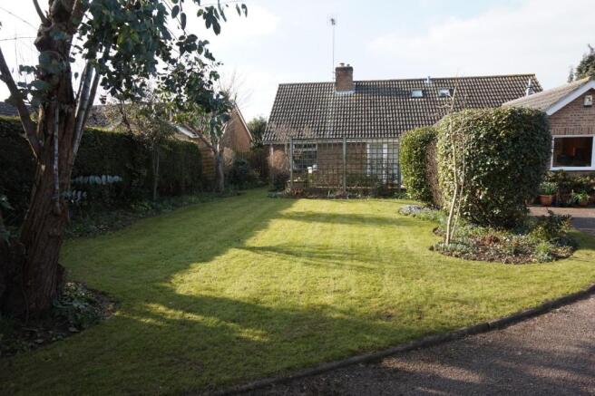 FRONT GARDEN