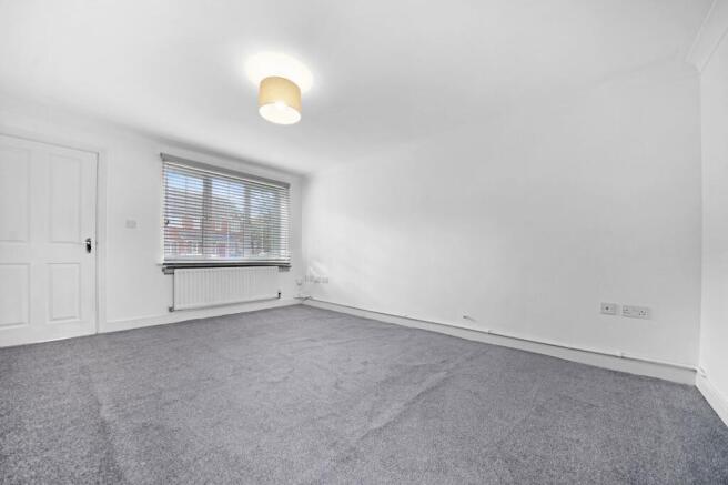 54 Emerald Crs, Lounge