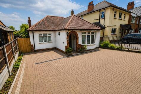 Hayway, Rushden, NN10