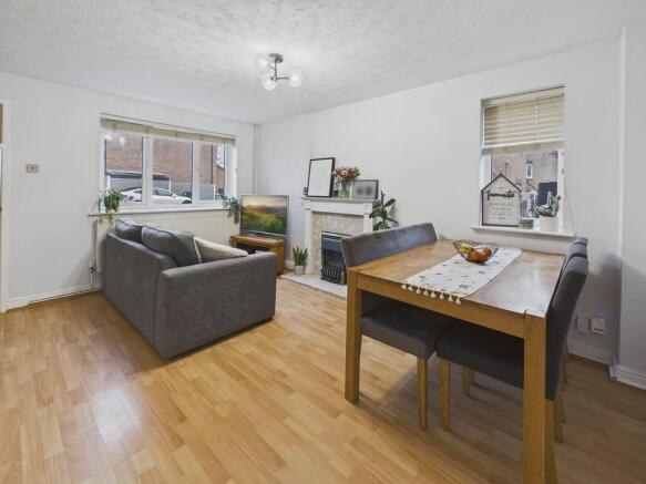 CAM04273G0-PR0261...