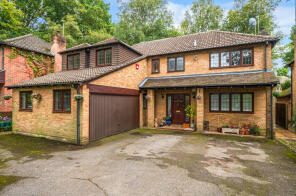 10, Mytchett Lake Road, Mytchett, Camberley GU16 6AL