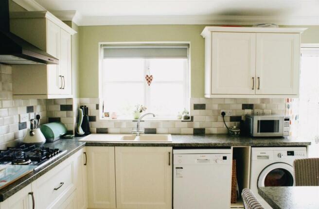 Kitchen 8.jpeg