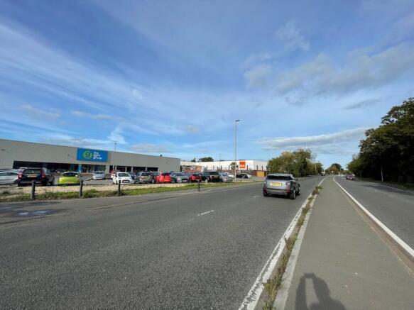 PHOTO 4 160 Southampton Road Fareham.jpg